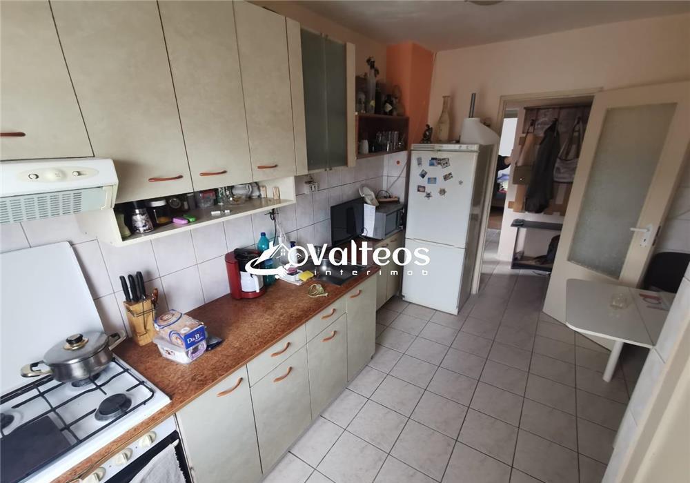 Resita, apartament 3 camere, 81 mp, conf. 1, decomandat, Lunca, zona Politie