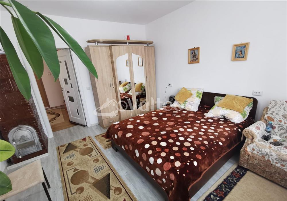Reșița, casa 4 camere, garaj, teren cca 450 mp, zona Lend