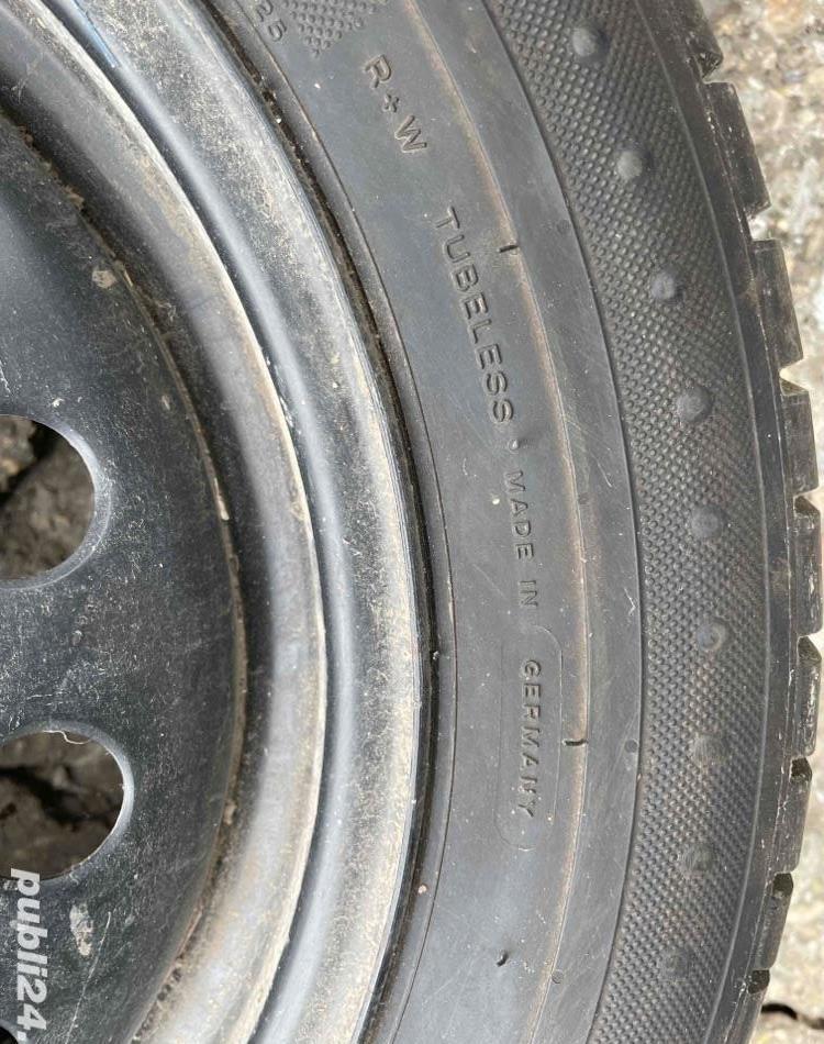 Roată de rezervă (janta din tabla 195/60 R 15 și anvelopa marca Michelin).