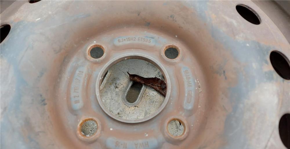 Roata rezerva in 4 prezoane pentru Ford