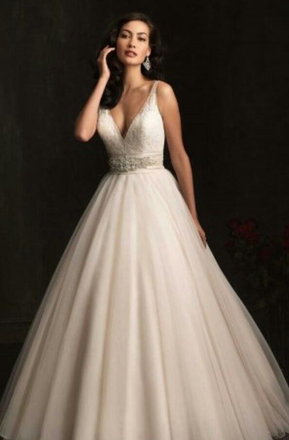 Rochie de mireasa Allure Bridals