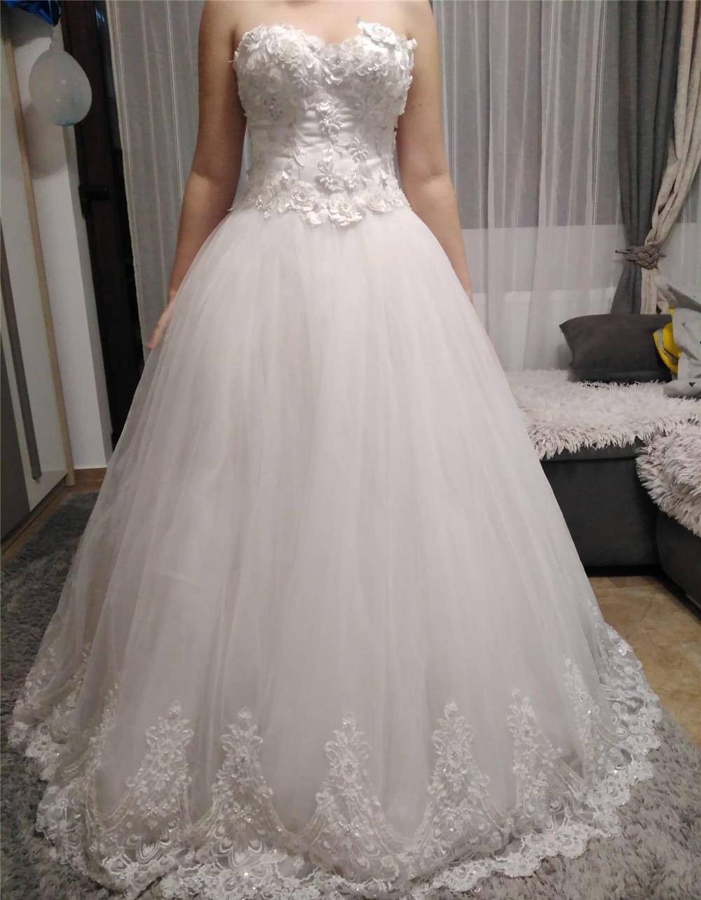 Rochie de mireasă cu cerc si voal la 100 de lei