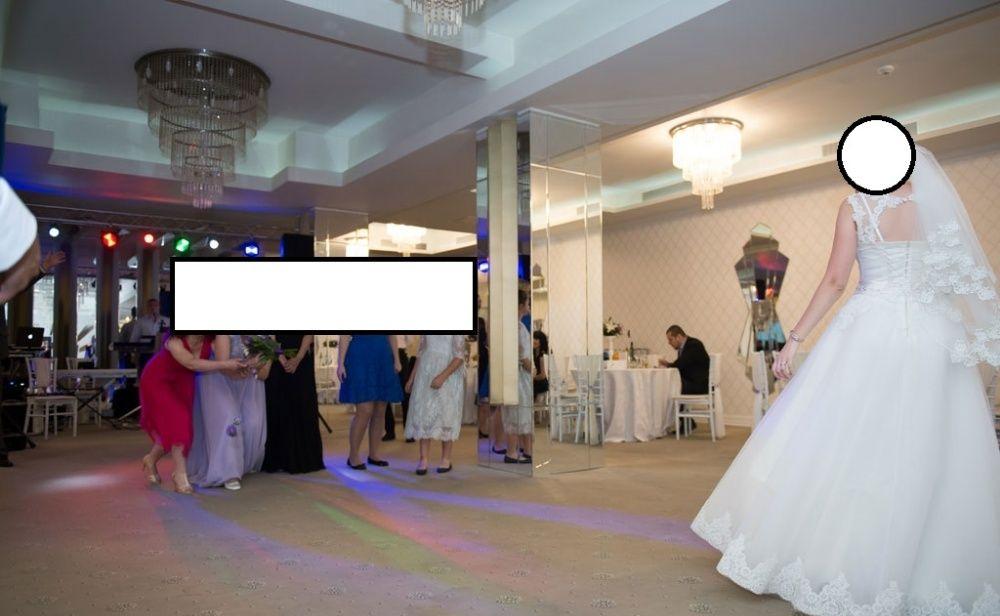 Rochie de mireasa cu crinolina si posetuta inclusa