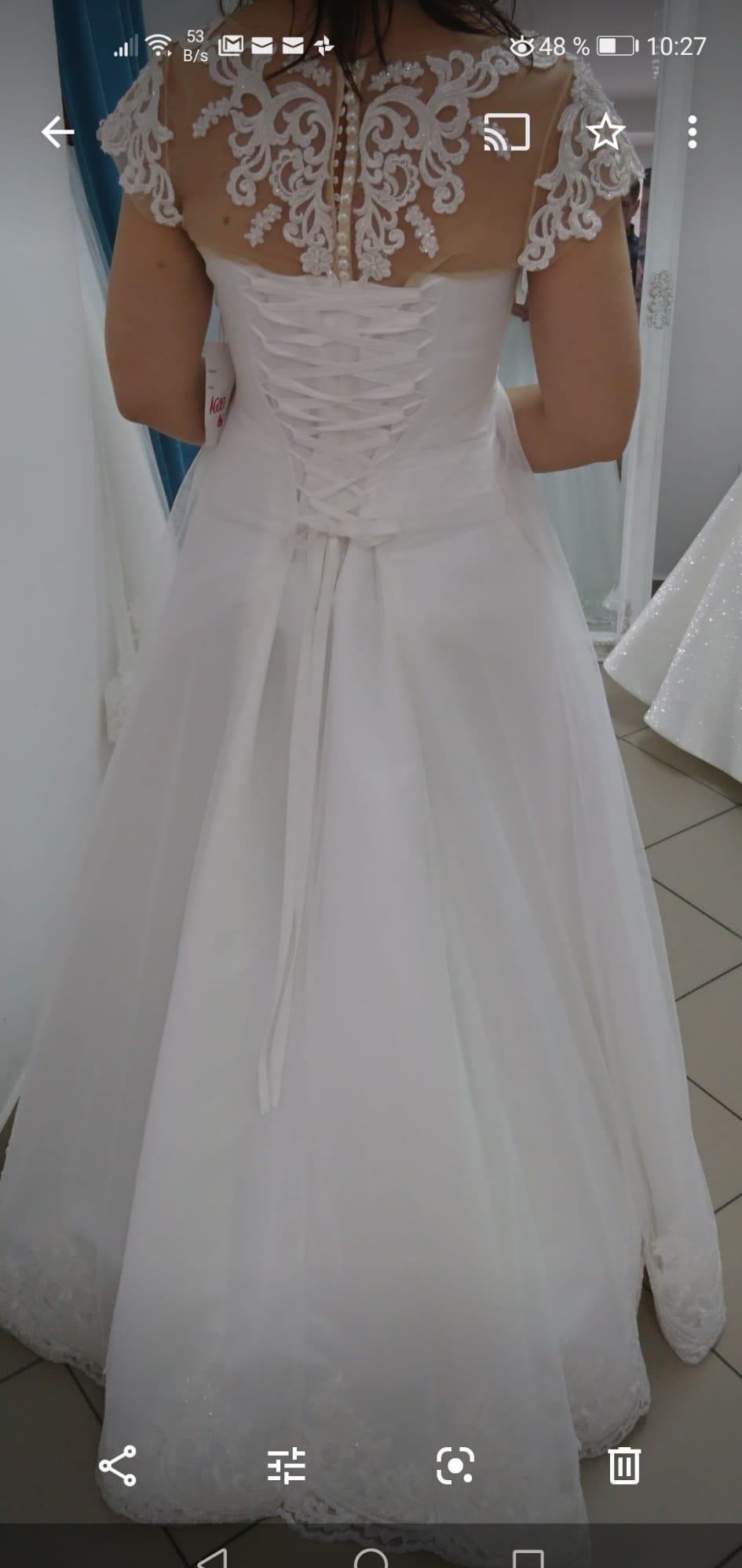 Rochie de mireasa preț 800 ron