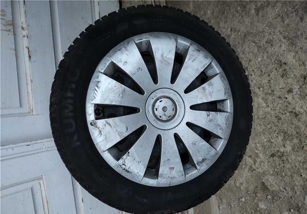 Roti Mercedes cu anvelope iarna 205 55 R16, jante tabla