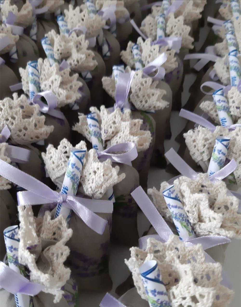 Saculeti (mărturii) cu lavanda