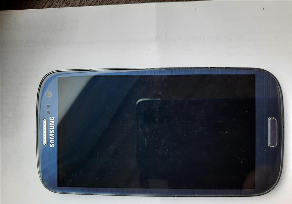 Samsung Galaxy S lll GT - 19300 .
