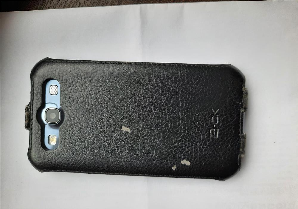 Samsung Galaxy S lll GT - 19300 .
