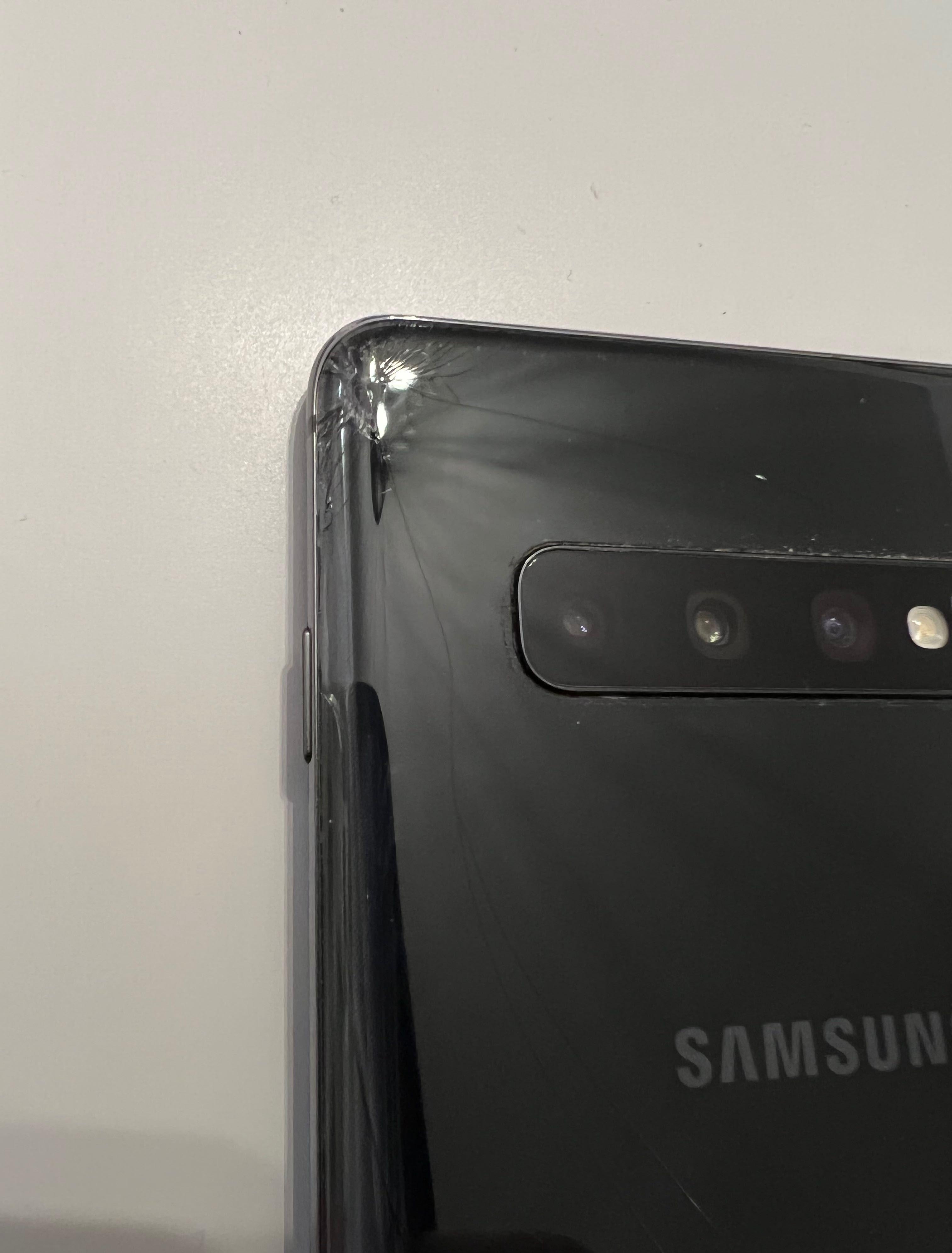 Samsung S10+ si Samsung Gear S3