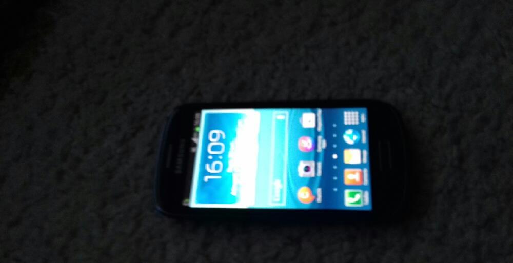 Samsung s3mini impecabil cu husa carte