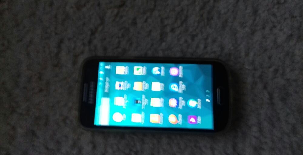 Samsung s3mini impecabil cu husa carte
