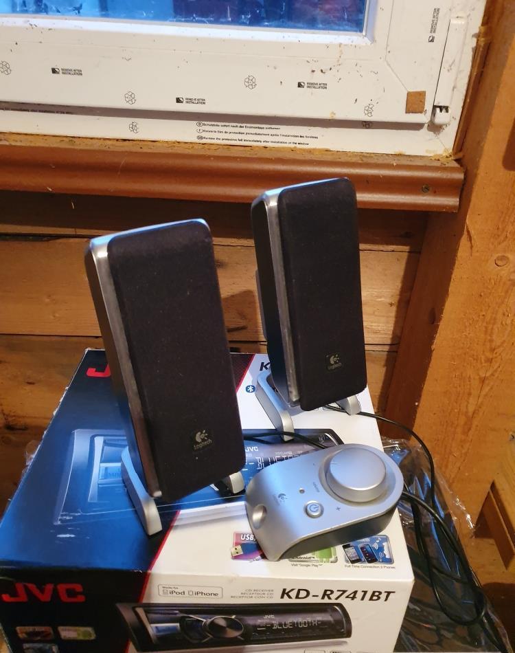 Sateliti logitech