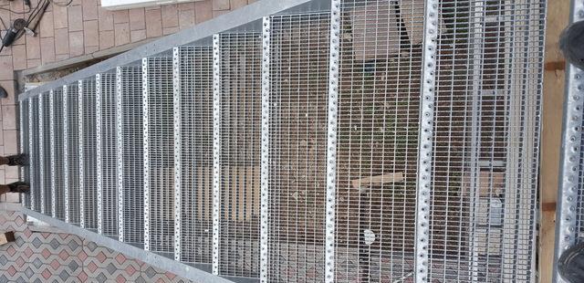 Scari metalice zincate