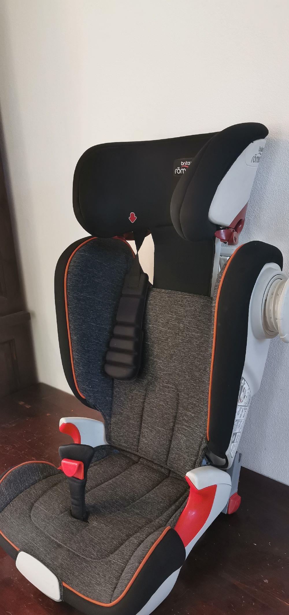 Scaun auto cu Isofix Britax Romer Kidfix II, 4-12 ani, 15-36 Kg