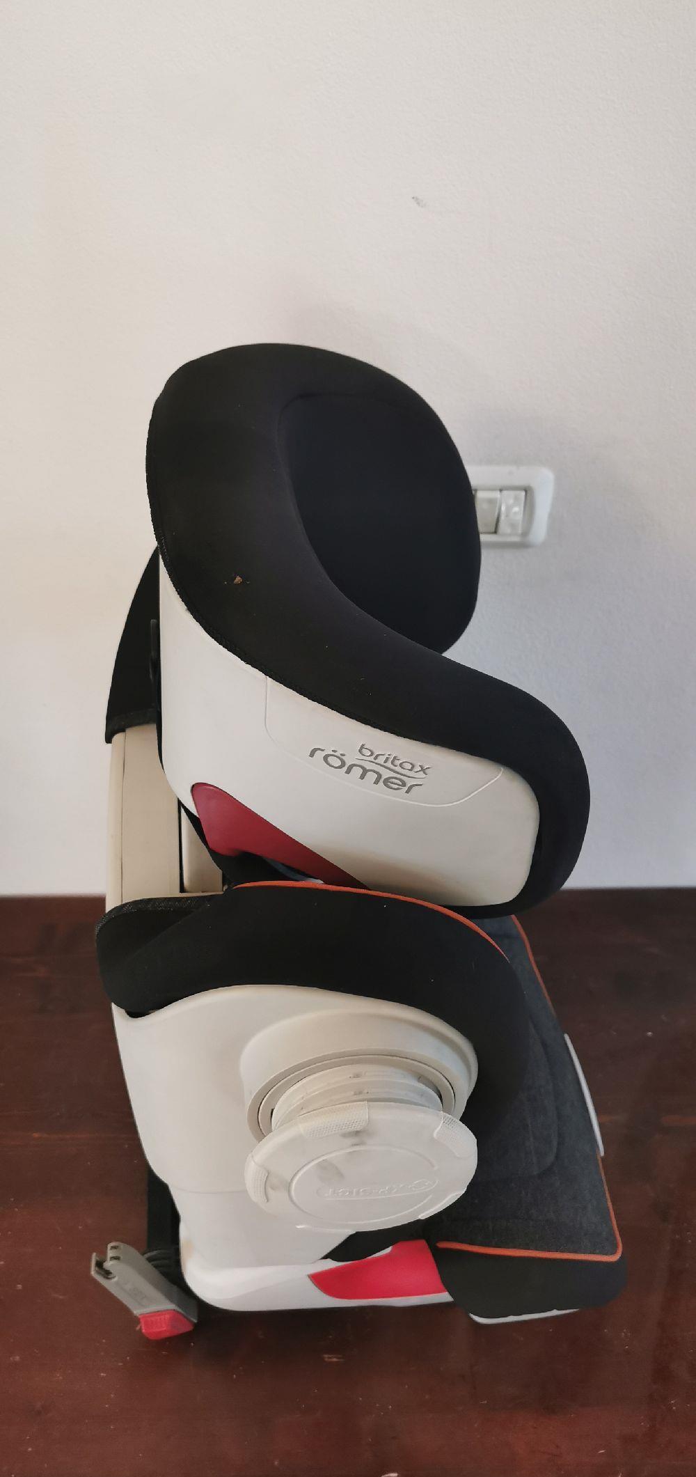 Scaun auto cu Isofix Britax Romer Kidfix II, 4-12 ani, 15-36 Kg