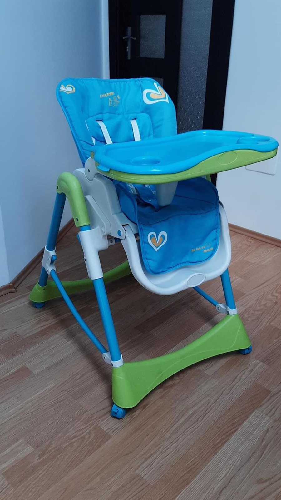scaun de masa cu roti pentru copii