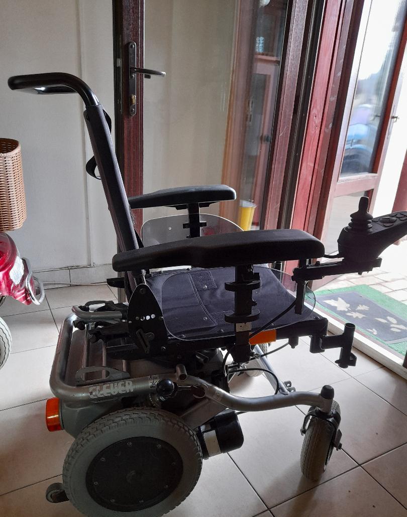 Scaun electric pentru persoane cu dizabilitati