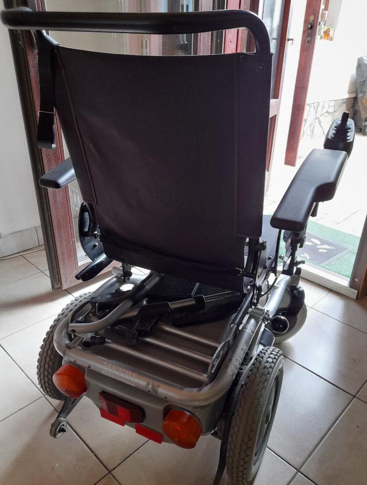Scaun electric pentru persoane cu dizabilitati