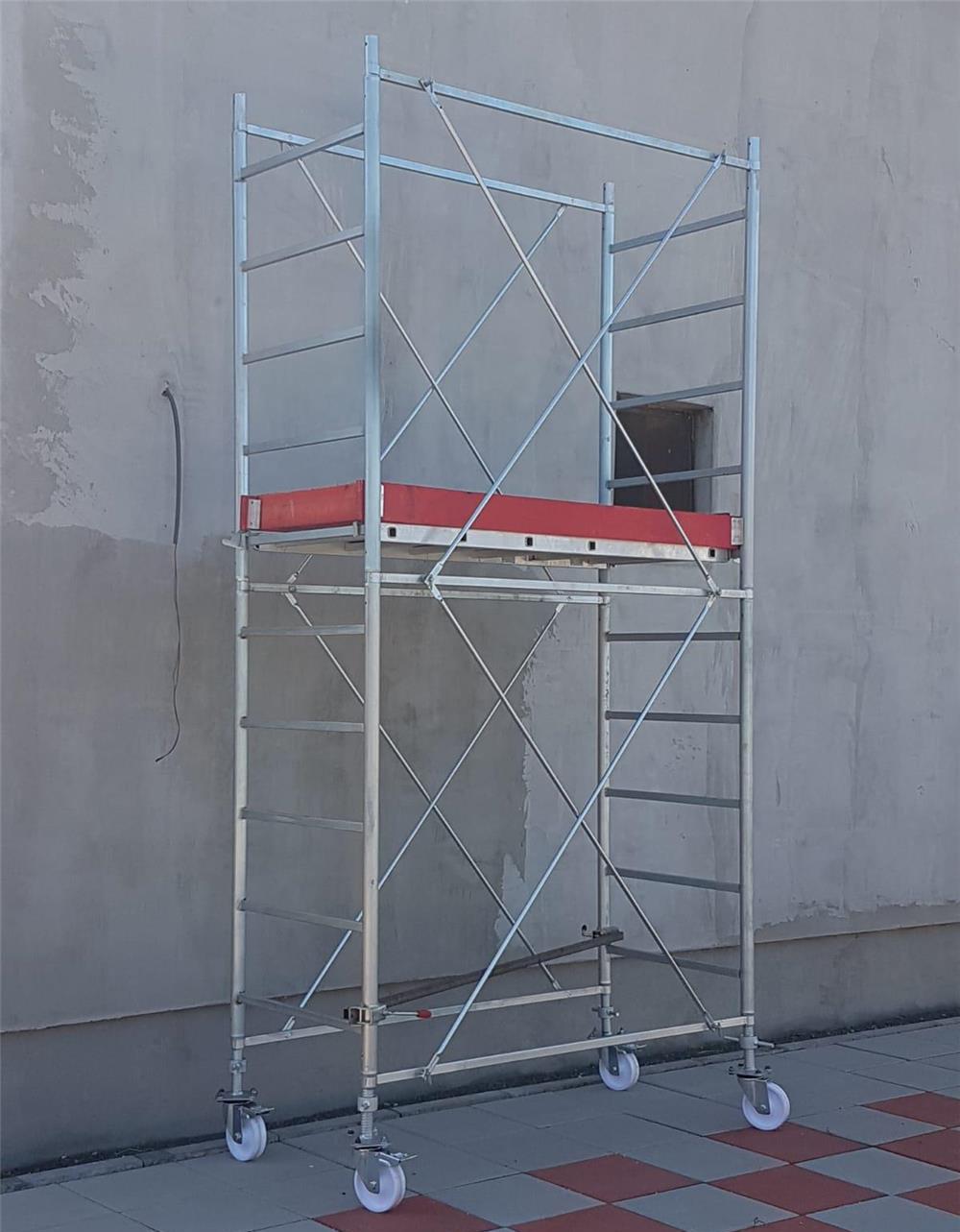 Schela de închiriat  metalica pe roti