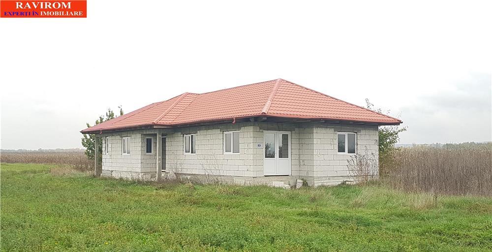 Schineni, com. Saucesti, casa la rosu, din BCA, teren 5000mp