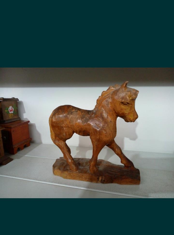 Sculptura / decoratiune / jucarie cal din lemn.