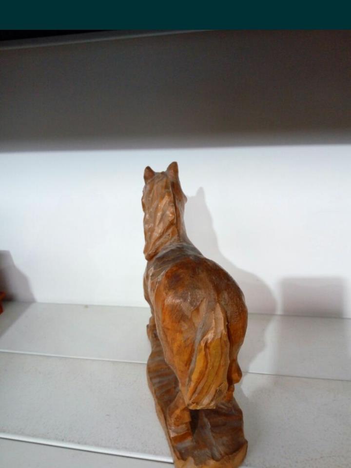 Sculptura / decoratiune / jucarie cal din lemn.
