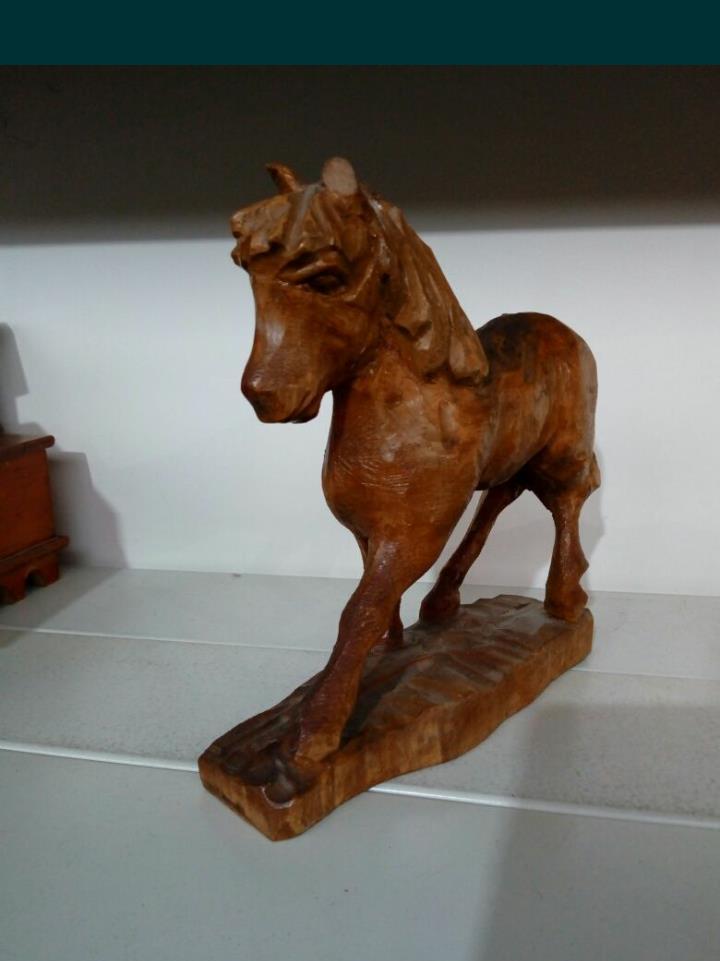 Sculptura / decoratiune / jucarie cal din lemn.
