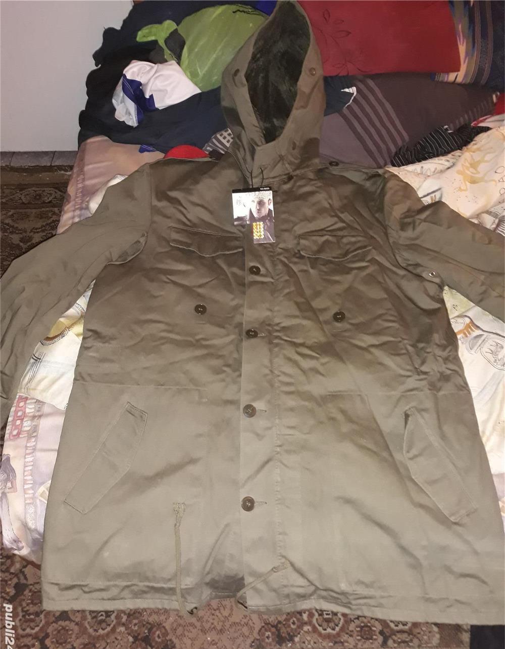 Scurta Imblanita cu gluga. blana detasabila XXL 110 lei