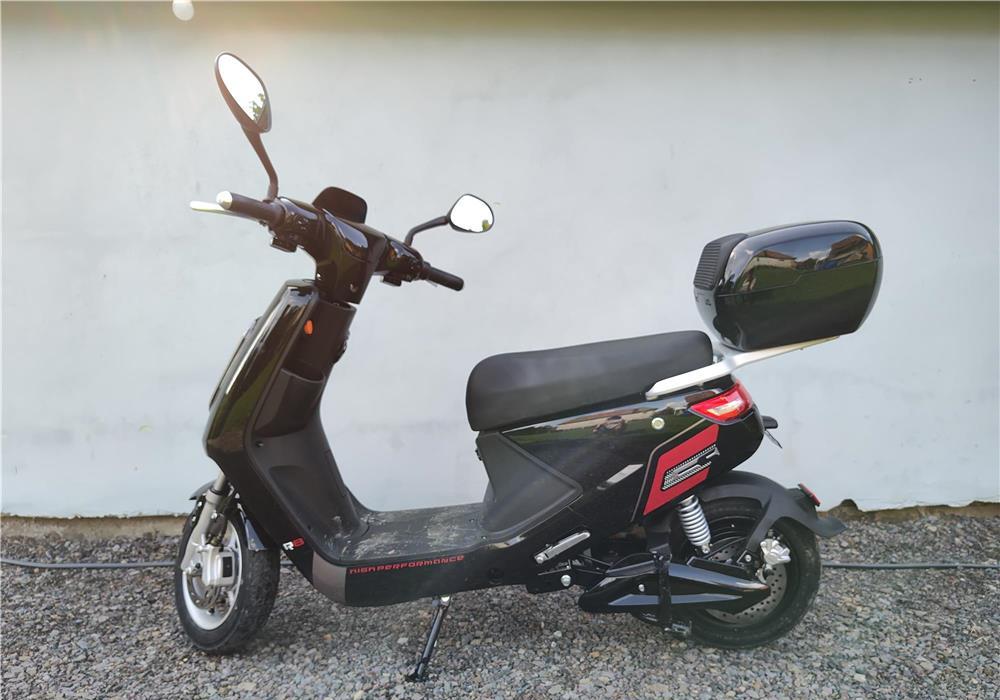 SCUTER ELECTRIC NOU și 2 ani garanție