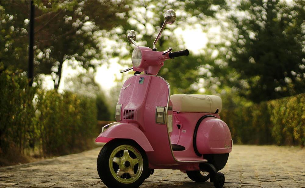 Scuter electric pentru copii Piaggio PX150 PREMIUM