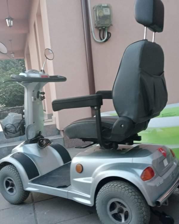 Scuter electric pentru persoane cu handicap