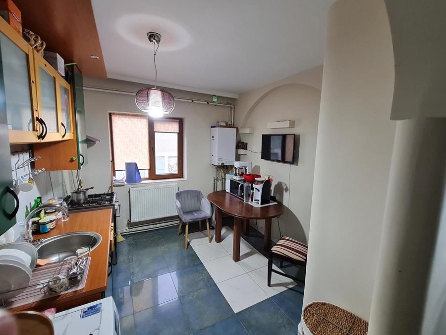 Se închiriază apartament 2 camere lux ultracentral  - 1 noiembrie