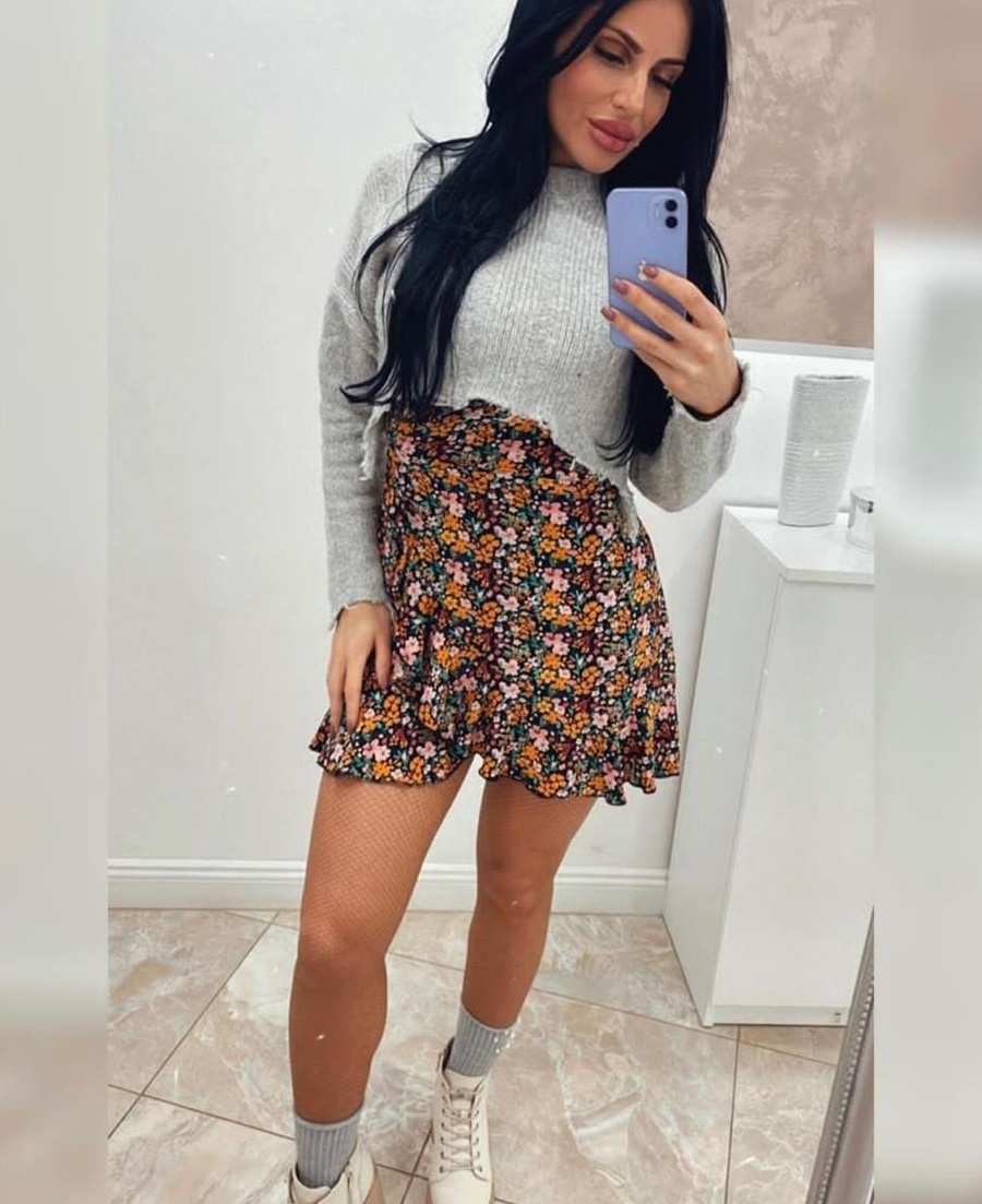 se ofera show erotic pe whatsapp totul pe whatsapp