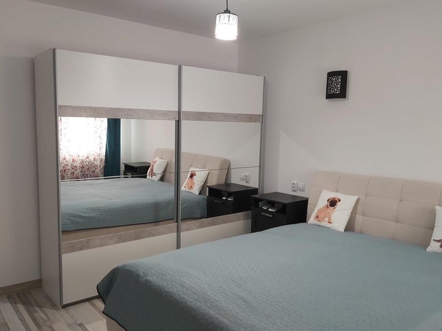 Se vinde imobil 250 mp utili si teren aferent 478 mp zona centrala orasul harlau