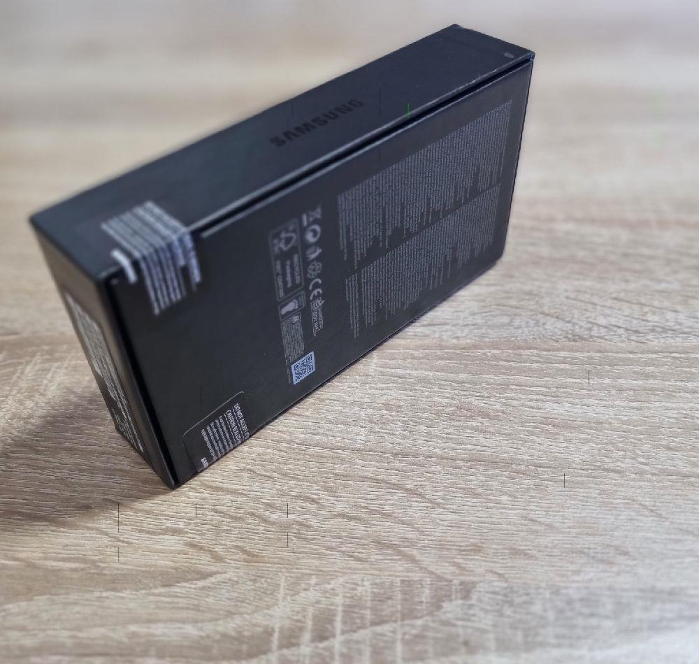 Se vinde urgent Samsung Galaxy S22+ Phantom Black nou sigilat + garantie + cartela sim cadou!