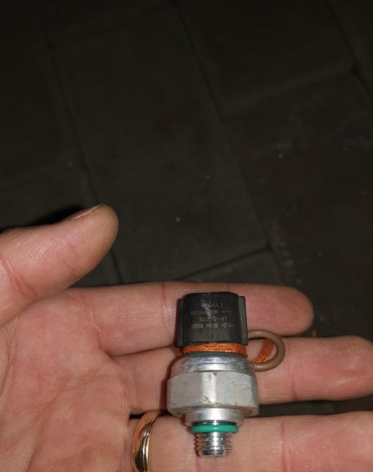 Senzor presiune aer condiționat Dacia Logan, Sandero, Duster, Renault trafic, Captur, clio Etc