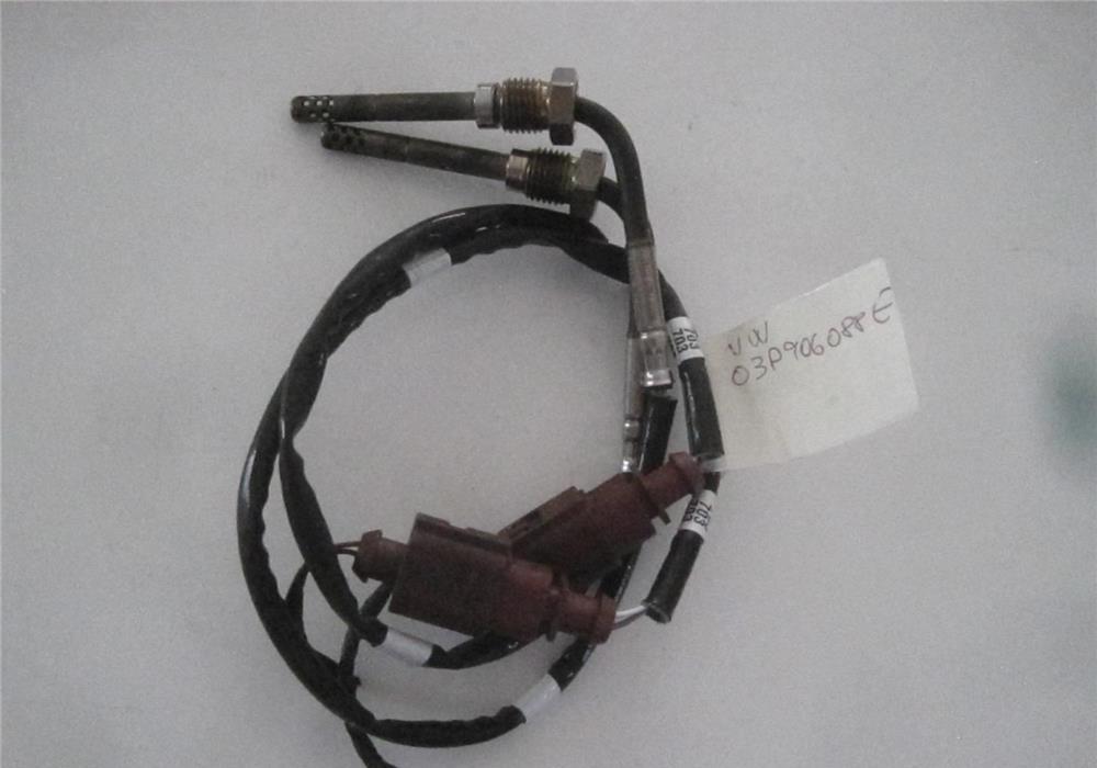 Senzor, temperatura gaze evacuare ( Numar OEM: 03P906088E )