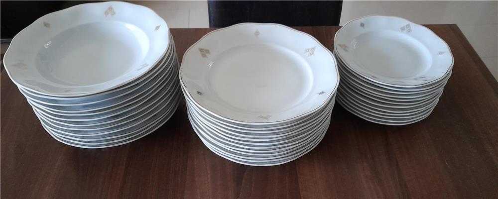 Servicii masa 6 si 12 persoane, obiecte alama,bronz,argint.