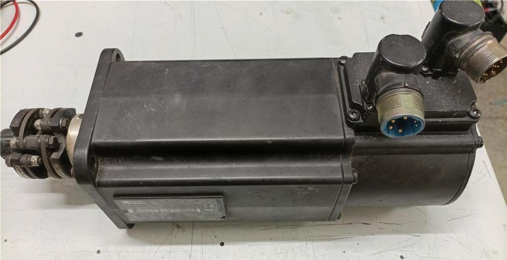 Servo motor MHD071B-035-NPO-UN permanent magnet motor marca Rexroth funcțional.