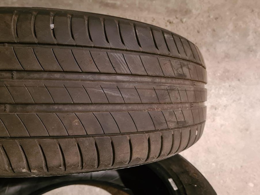 Set 2 cauciucuri Michelin 205/60 R16 stare buna.