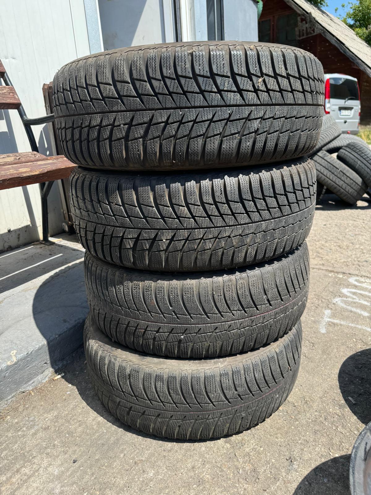 Set 4 anvelope M+S 205/55/17 Bridgestone