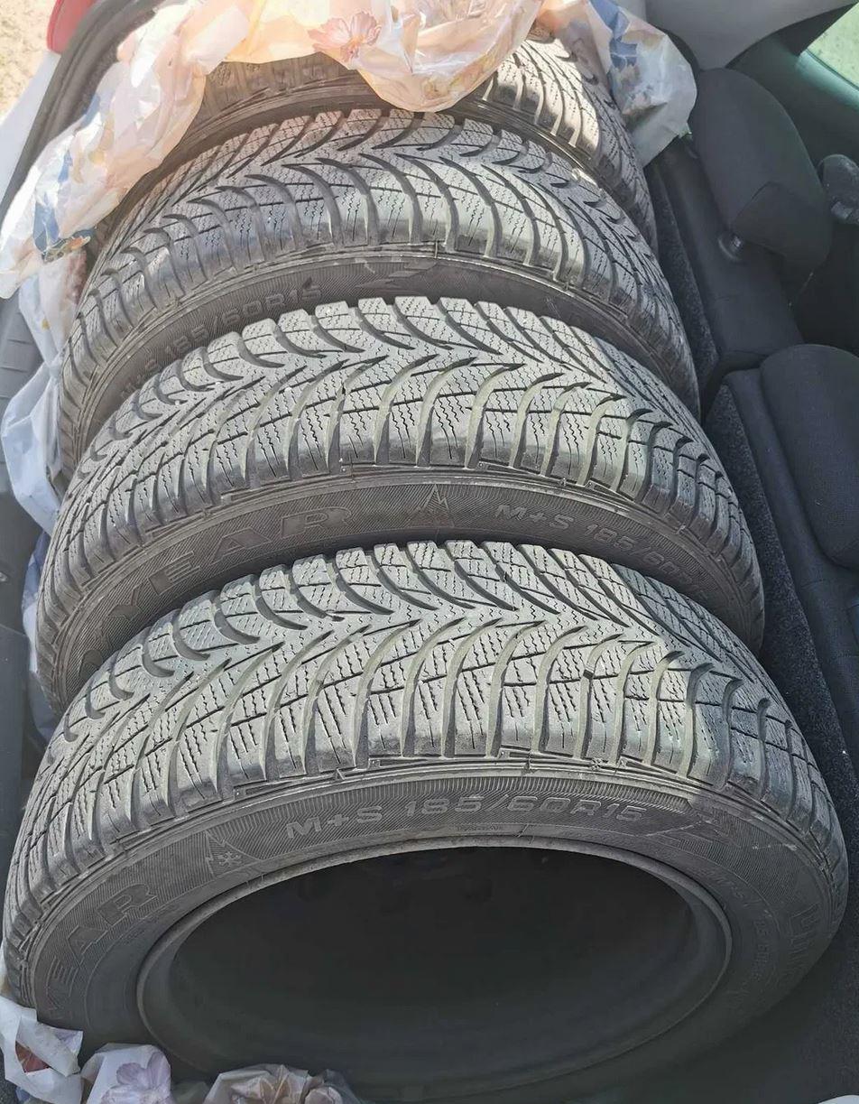 Set 4 bucati jante tabla Seat/VW cu anvelope iarna 185/60 R15 Goodyear