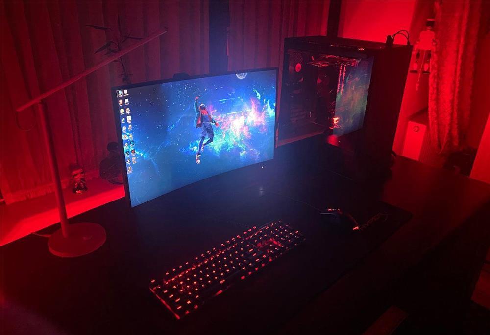 Setup Gaming, cumparat in 2020 nou, deloc uzat