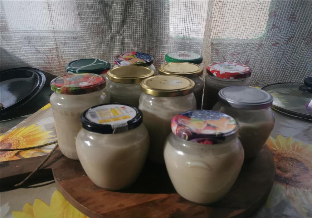 Sferturi porc mangalița, untura, jumări