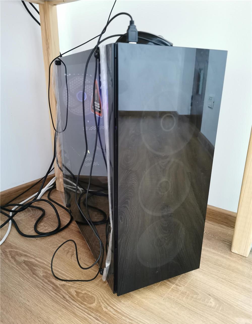 Sistem Desktop PC Gaming Serioux cu procesor Intel  Core  i7-9700K
