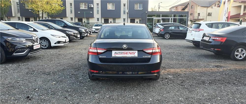 Skoda Superb sedan 2018 / 165000 km