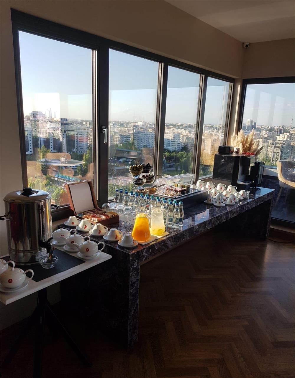 Sky Bar Amethyst caută Ospătari/Picol/Barman 2300-2900