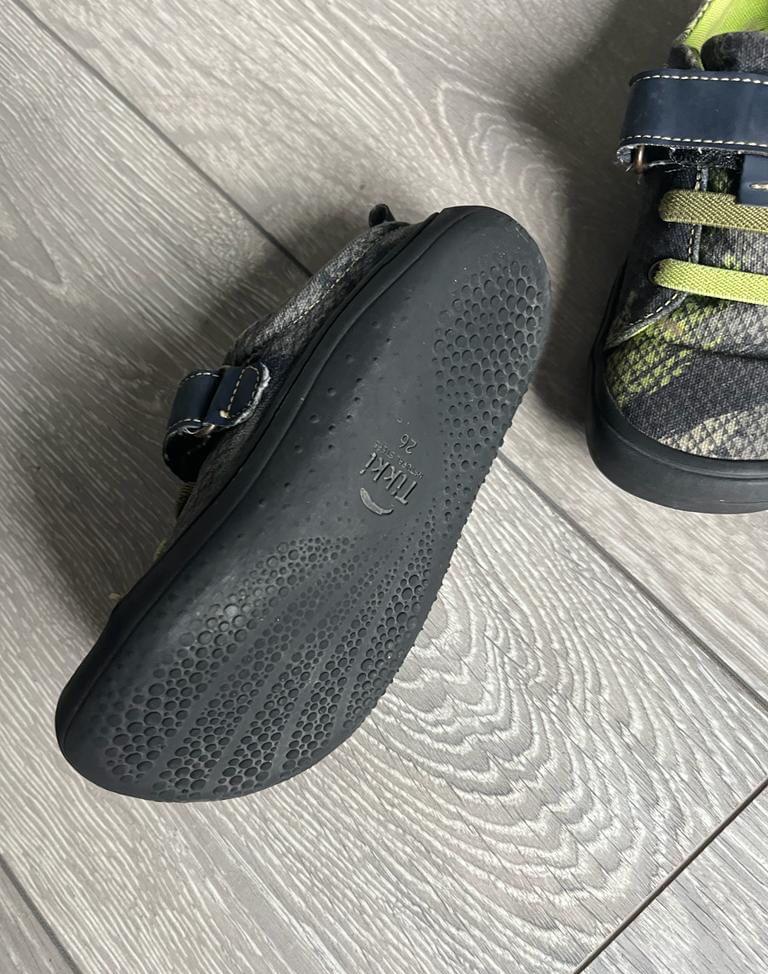 sneakers Tikki 25
