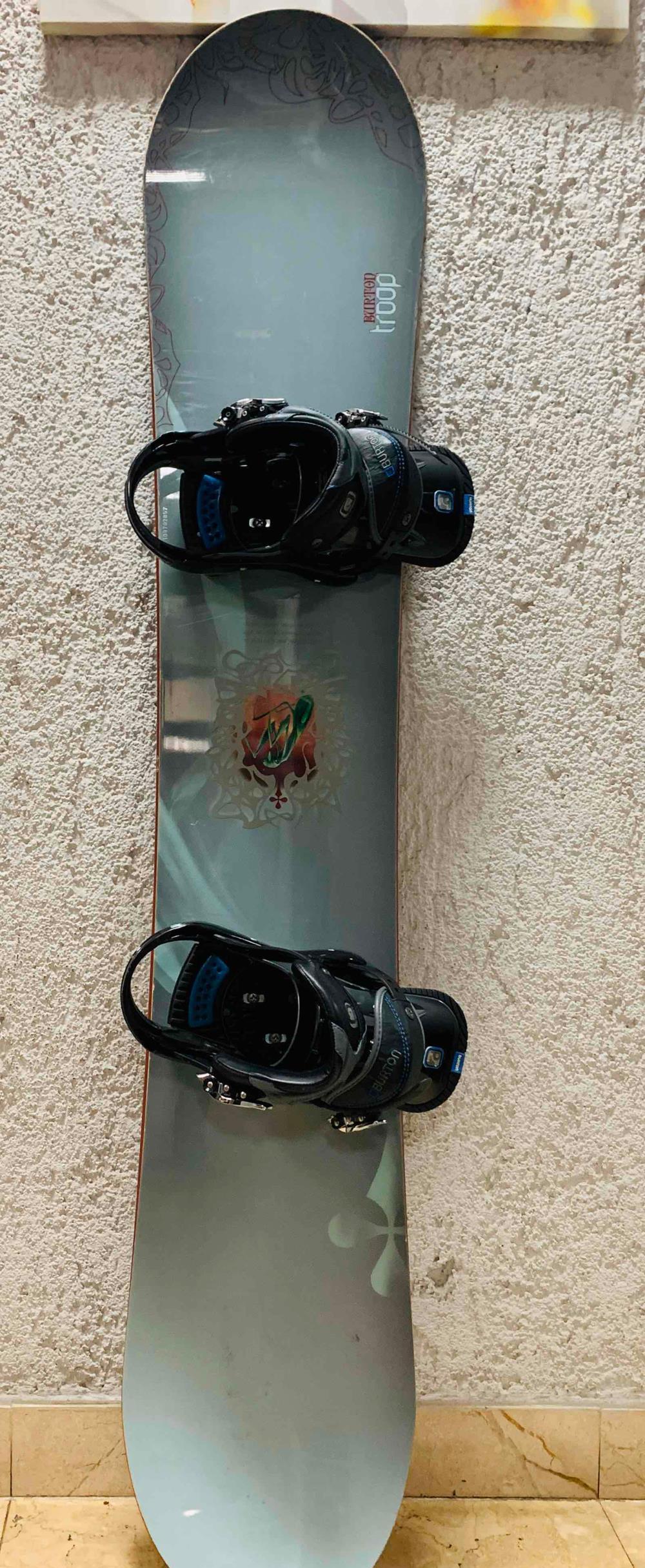 Snowboard Burton 151cm + Legaturi Burton P1 - Dama