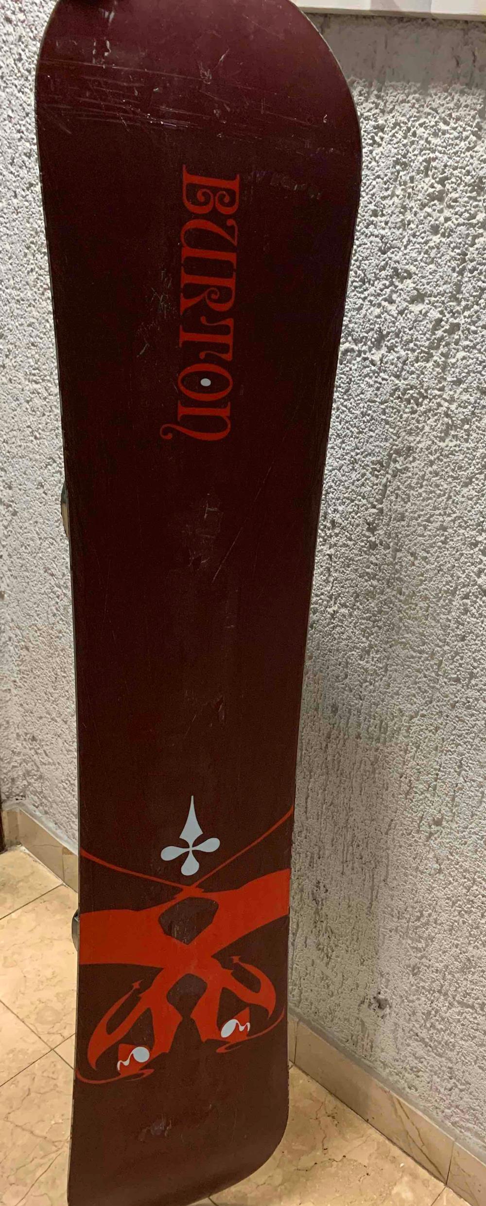 Snowboard Burton 151cm + Legaturi Burton P1 - Dama